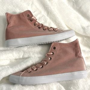 Roebuck & Co Pink Velvet Hannah Hightop Sneakers US SIZE 10.